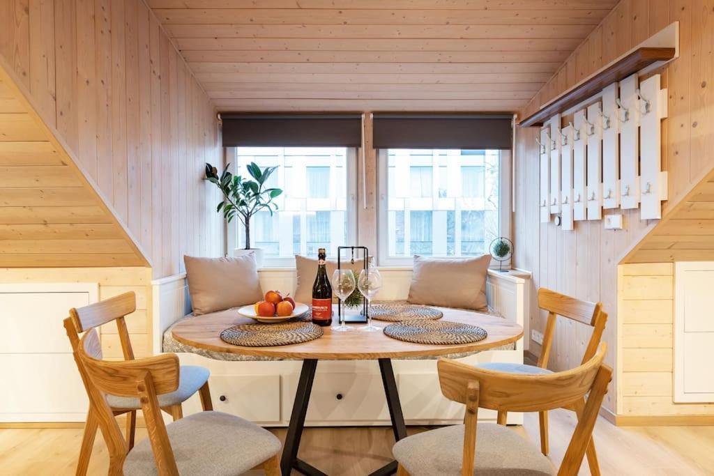 Luxury Apartment In Gedimino Av. فيلنيوس المظهر الخارجي الصورة