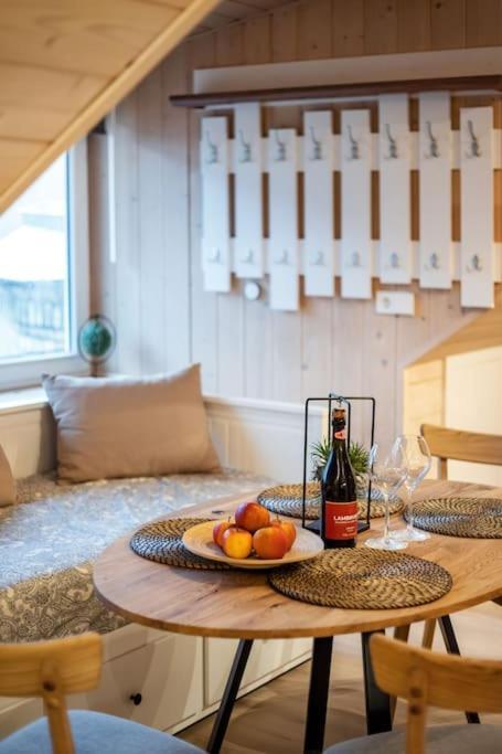 Luxury Apartment In Gedimino Av. فيلنيوس المظهر الخارجي الصورة